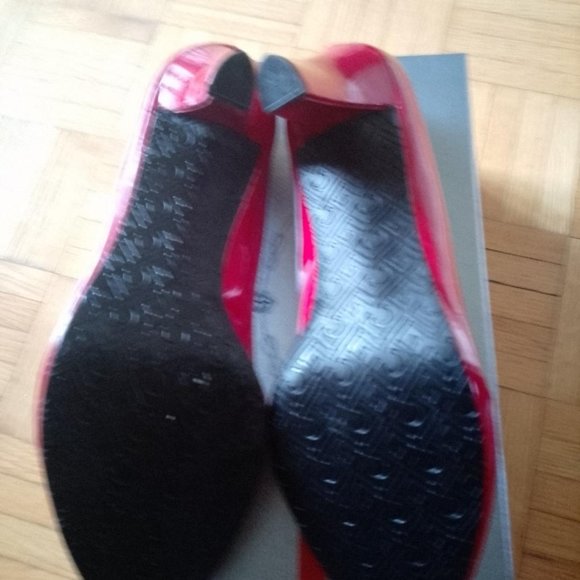 LIZ CLAIBORN HEELS - Picture 3 of 5